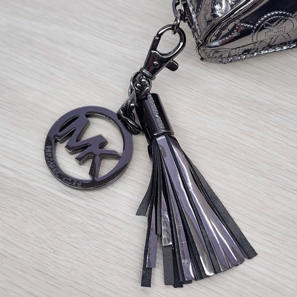 Michael Kors Silver Metallic Makeup Bag With Detachable Charm Pull Key Chain - Picture 11 of 14